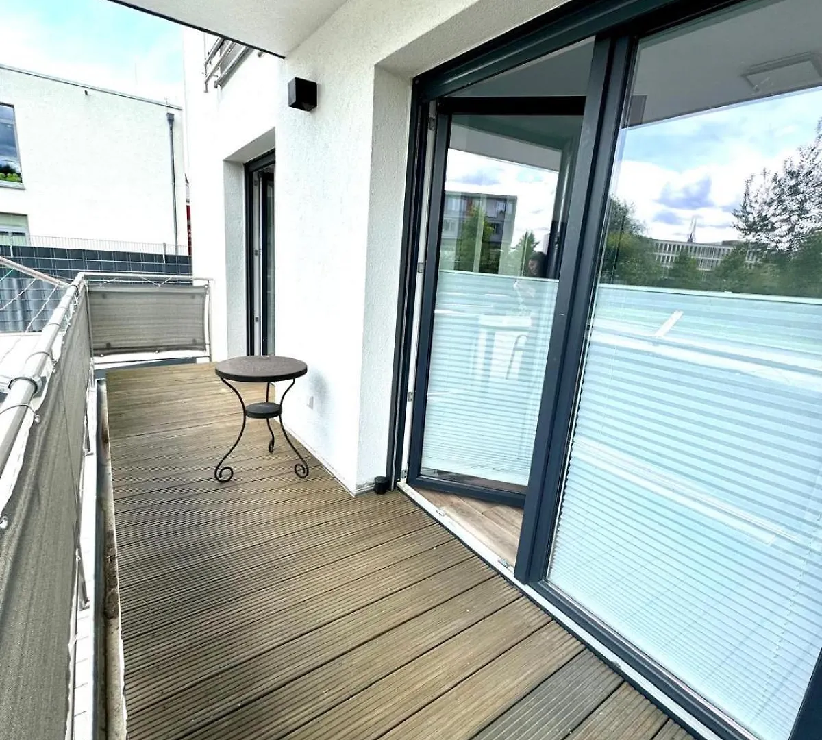 Top Location Business Suites Zwei Exklusive Apartments Am Phoenixsee Dortmund Niemcy